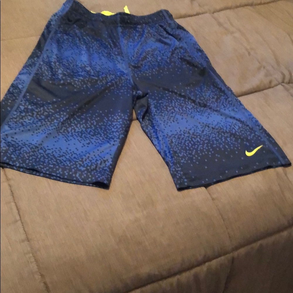 SOLD - Nike shorts - Youth XL